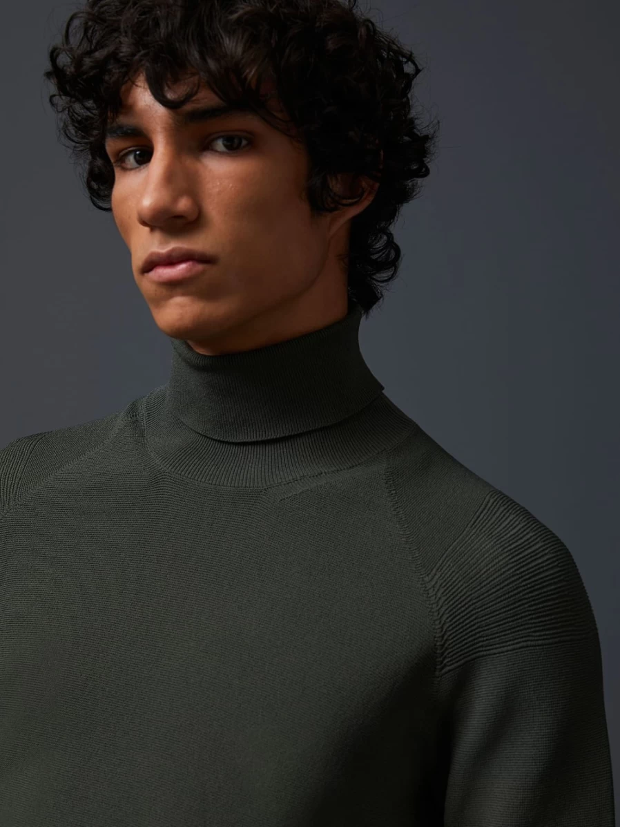 AlphaTauri Men's Green Seamless 3D Performance Knit Turtleneck Sweater